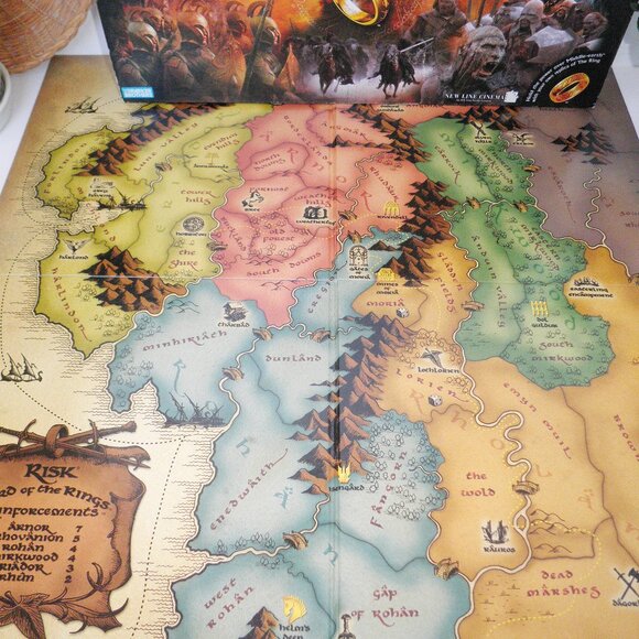 Vintage 2002 The Lord of the Rings RISK Board Game The Middle Earth Conquest - Picture 4 of 12